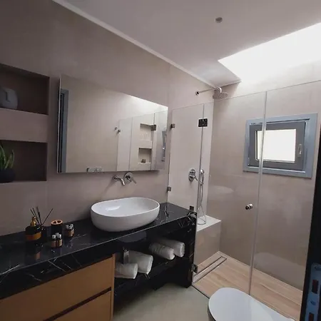 Nyaraló Aelia Kato Diminio